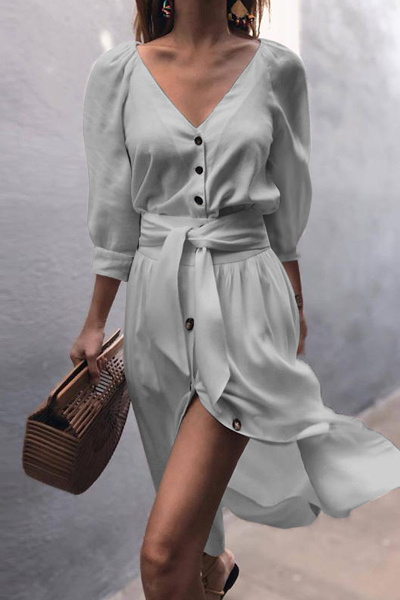 Yasmina® | Elegantes A-Linien-Kleid mit V-Ausschnitt und Gürtel
