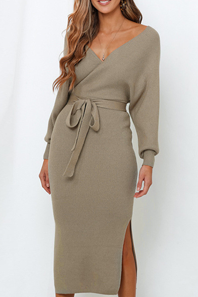 Ximena® | Elegantes, rückenfreies, geschlitztes Kleid mit V-Ausschnitt