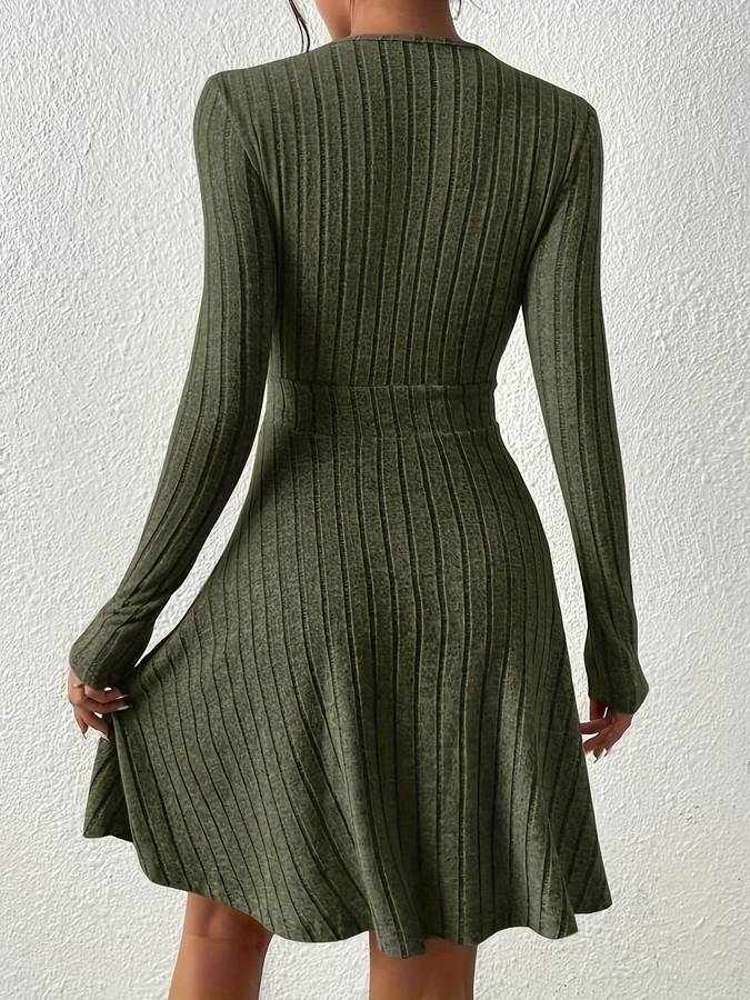 Warmes - Skaterkleid mit geripptem V-Ausschnitt für dich