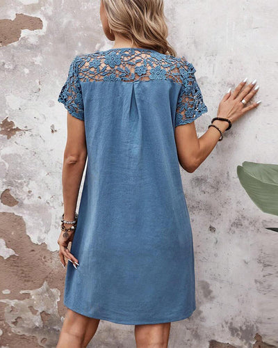 Warmes Kleid mit Taschen und Spitze für dich