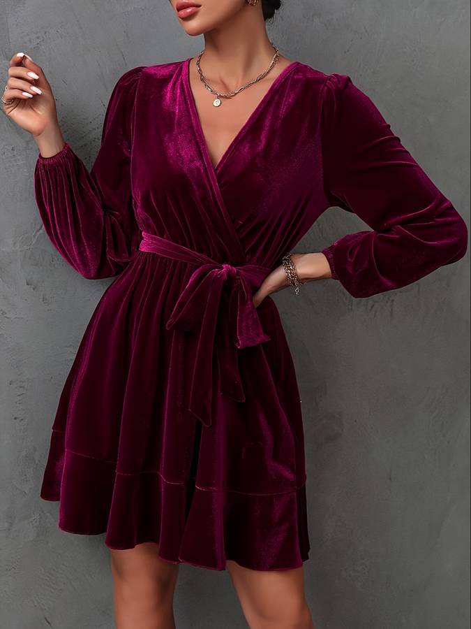 Wilma® | Schickes und ausgestelltes Samtkleid für Damen