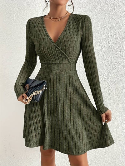 Warmes - Skaterkleid mit geripptem V-Ausschnitt für dich