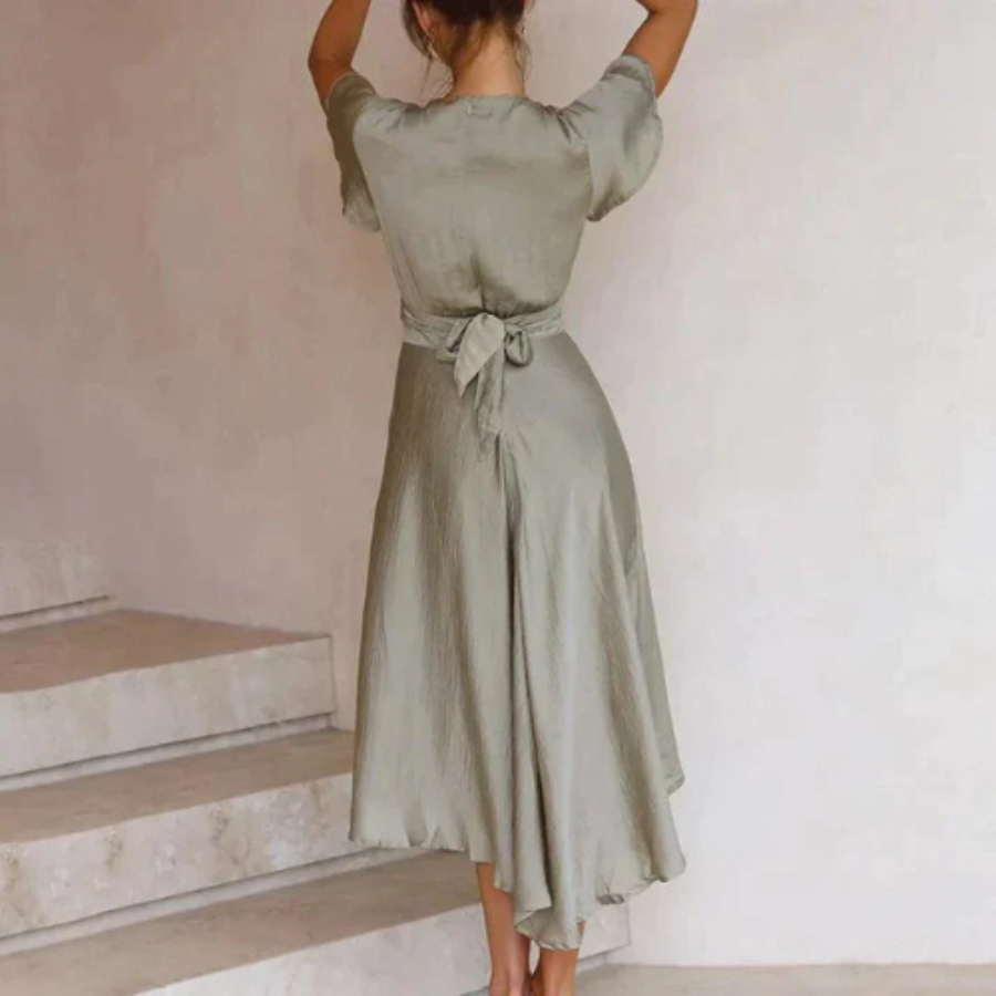Sierra® | Elegantes Kleid mit tiefem Ausschnitt und V-Ausschnitt für Damen