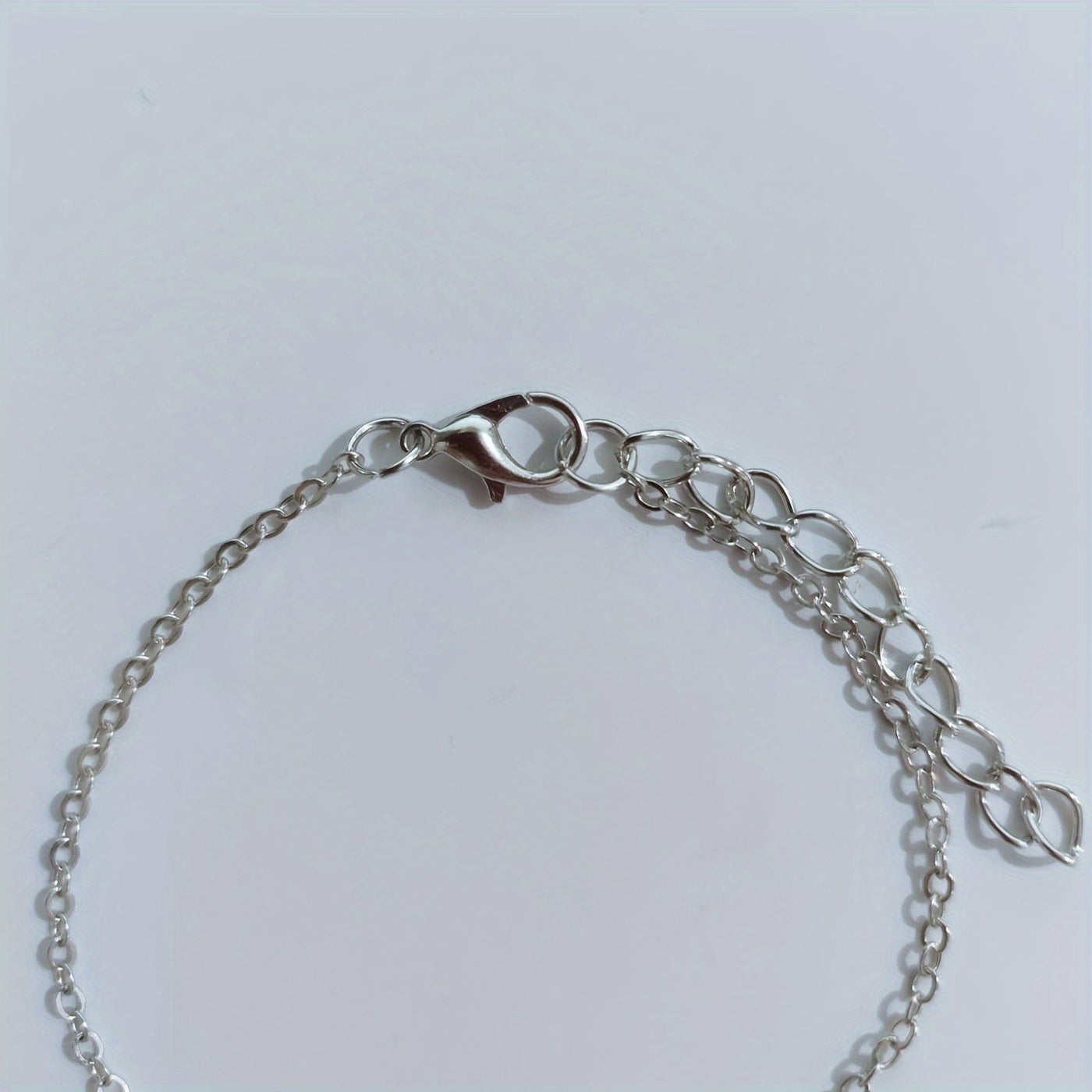 Wunderschönes Armband oder Fußkettchen mit Zartem Drachen-Gestaltung