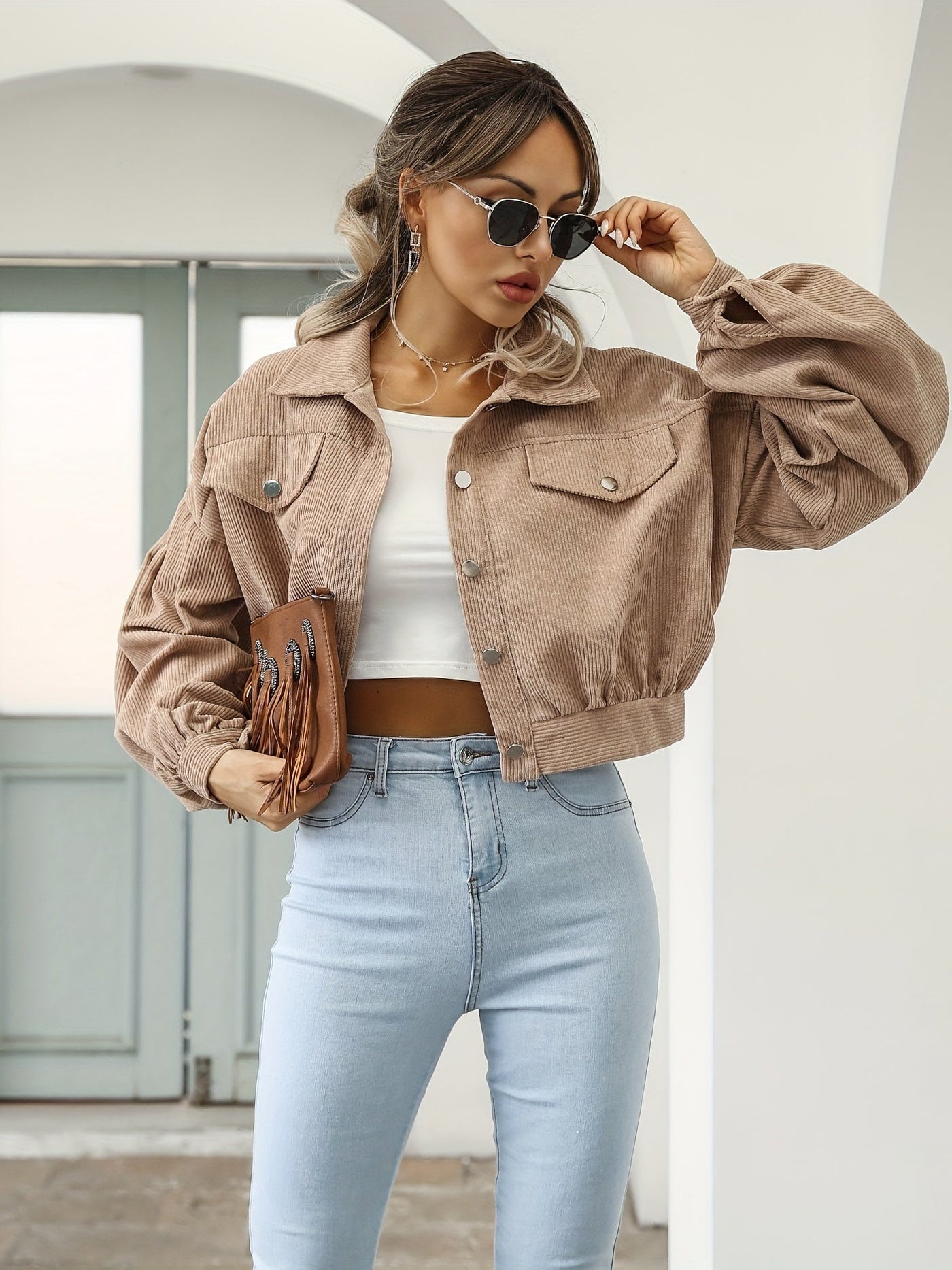 Corina | Lässige Eleganz, Damenmode mit Cropped-Jacke und Lantaarnmouwen