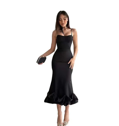 Emily® | Ärmelloses, figurbetontes Kleid mit Rüschenbesatz
