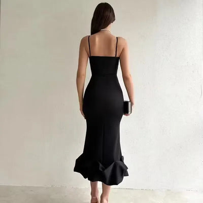 Emily® | Ärmelloses, figurbetontes Kleid mit Rüschenbesatz