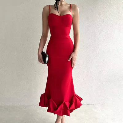 Emily® | Ärmelloses, figurbetontes Kleid mit Rüschenbesatz