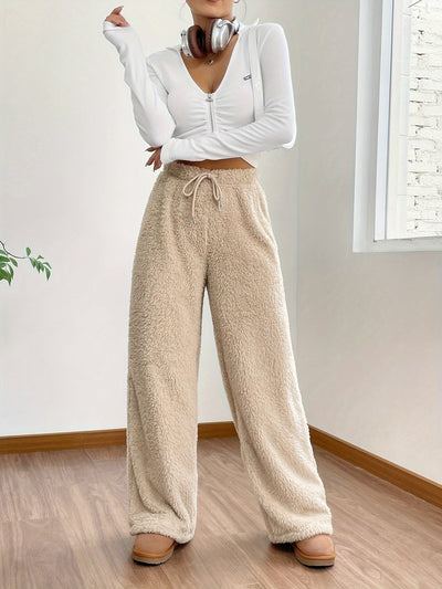 Ella Hosen | Stilvoll durch den Winter mit einer robusten, flauschigen, lockeren Hose
