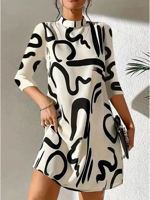 Jennifer® | Kurzes bedrucktes Kleid mit mittellangen Ärmeln