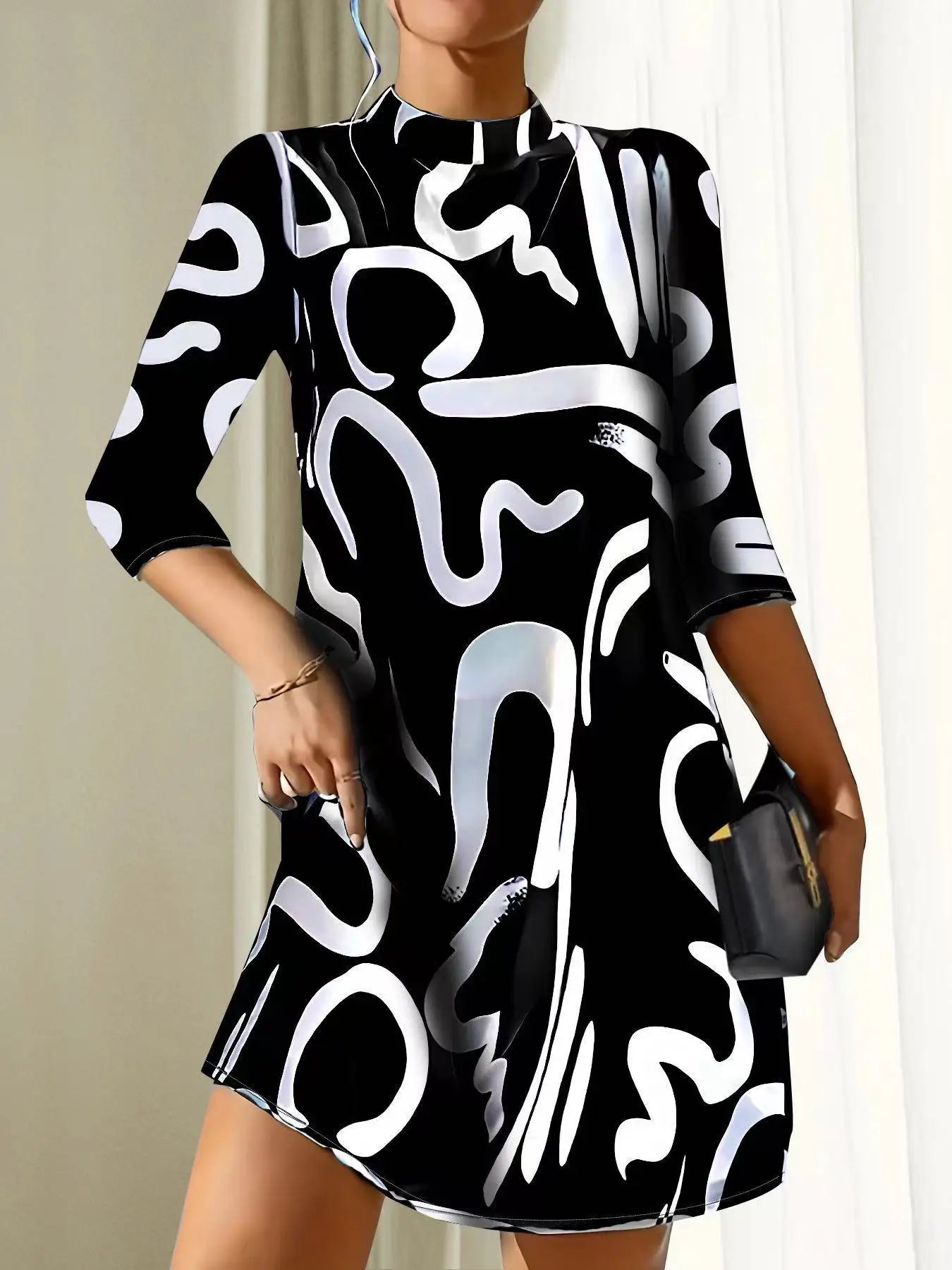Jennifer® | Kurzes bedrucktes Kleid mit mittellangen Ärmeln