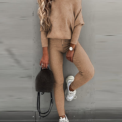 Jana Glamour | Erhöhen Sie Ihren Stil mit dem unwiderstehlich lässigen zweiteiligen Sport-Set