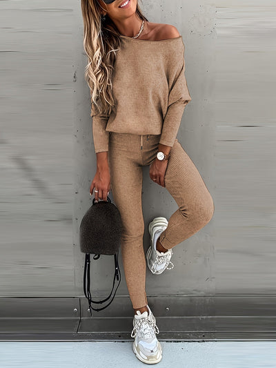 Jana Glamour | Erhöhen Sie Ihren Stil mit dem unwiderstehlich lässigen zweiteiligen Sport-Set