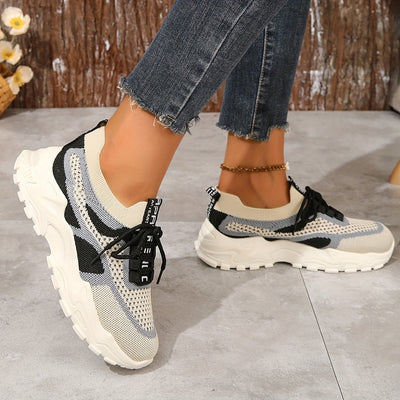 Jessika Charm | Erhöhen Sie Ihren Schritt mit strahlenden Mesh-Plattform-Sneakers