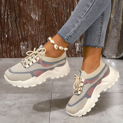 Jessika Charm | Erhöhen Sie Ihren Schritt mit strahlenden Mesh-Plattform-Sneakers
