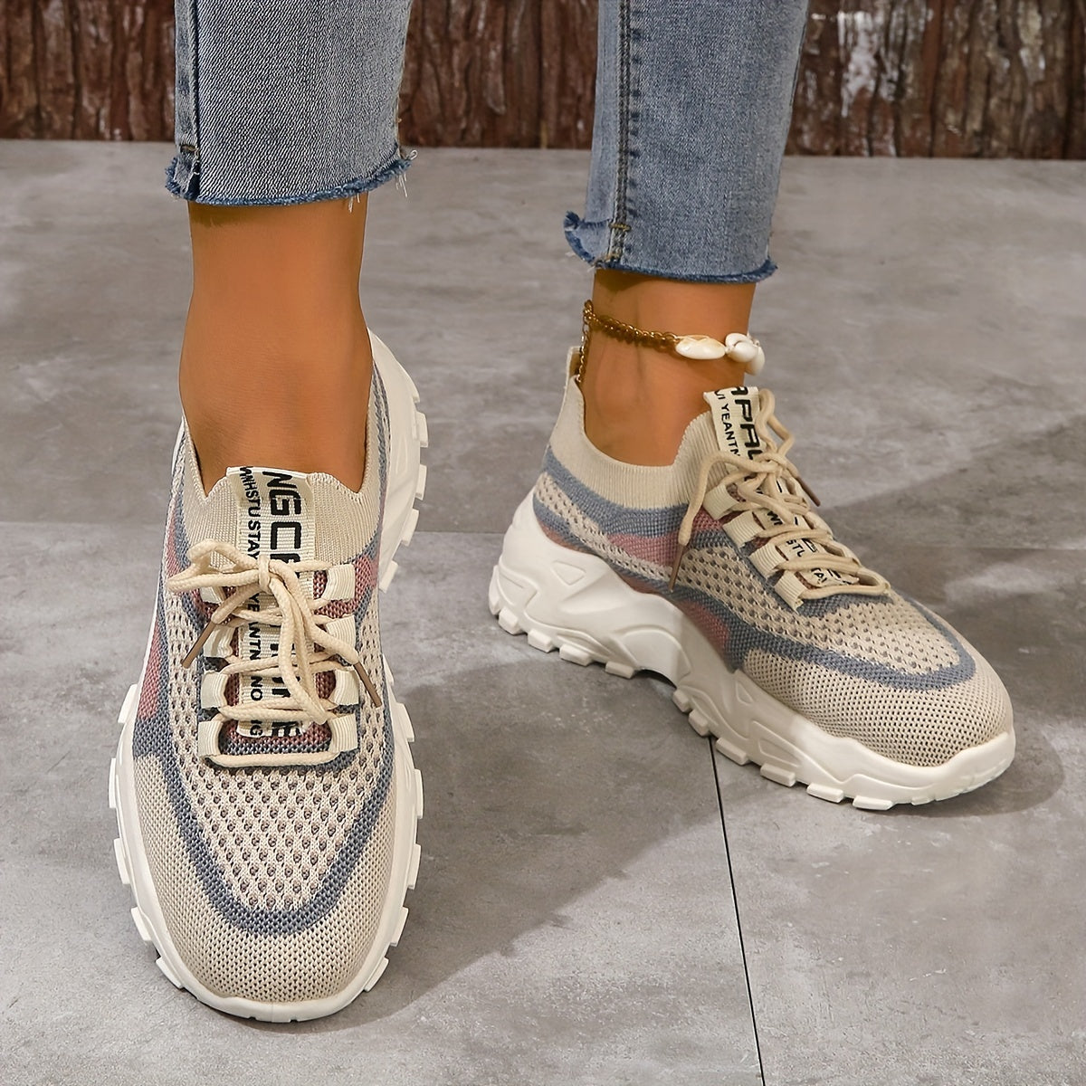 Jessika Charm | Erhöhen Sie Ihren Schritt mit strahlenden Mesh-Plattform-Sneakers