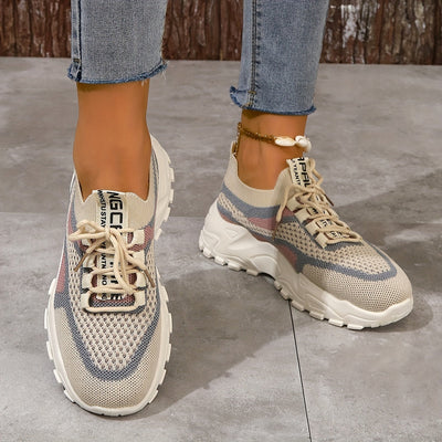 Jessika Charm | Erhöhen Sie Ihren Schritt mit strahlenden Mesh-Plattform-Sneakers