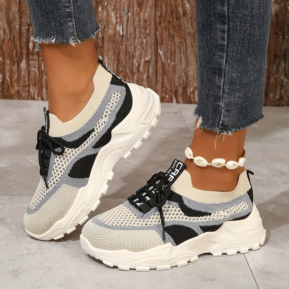 Jessika Charm | Erhöhen Sie Ihren Schritt mit strahlenden Mesh-Plattform-Sneakers