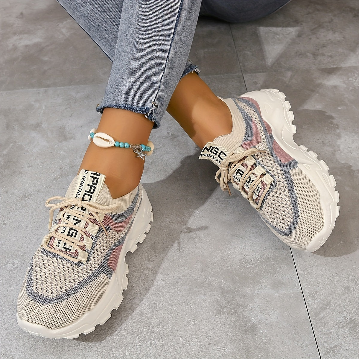 Jessika Charm | Erhöhen Sie Ihren Schritt mit strahlenden Mesh-Plattform-Sneakers