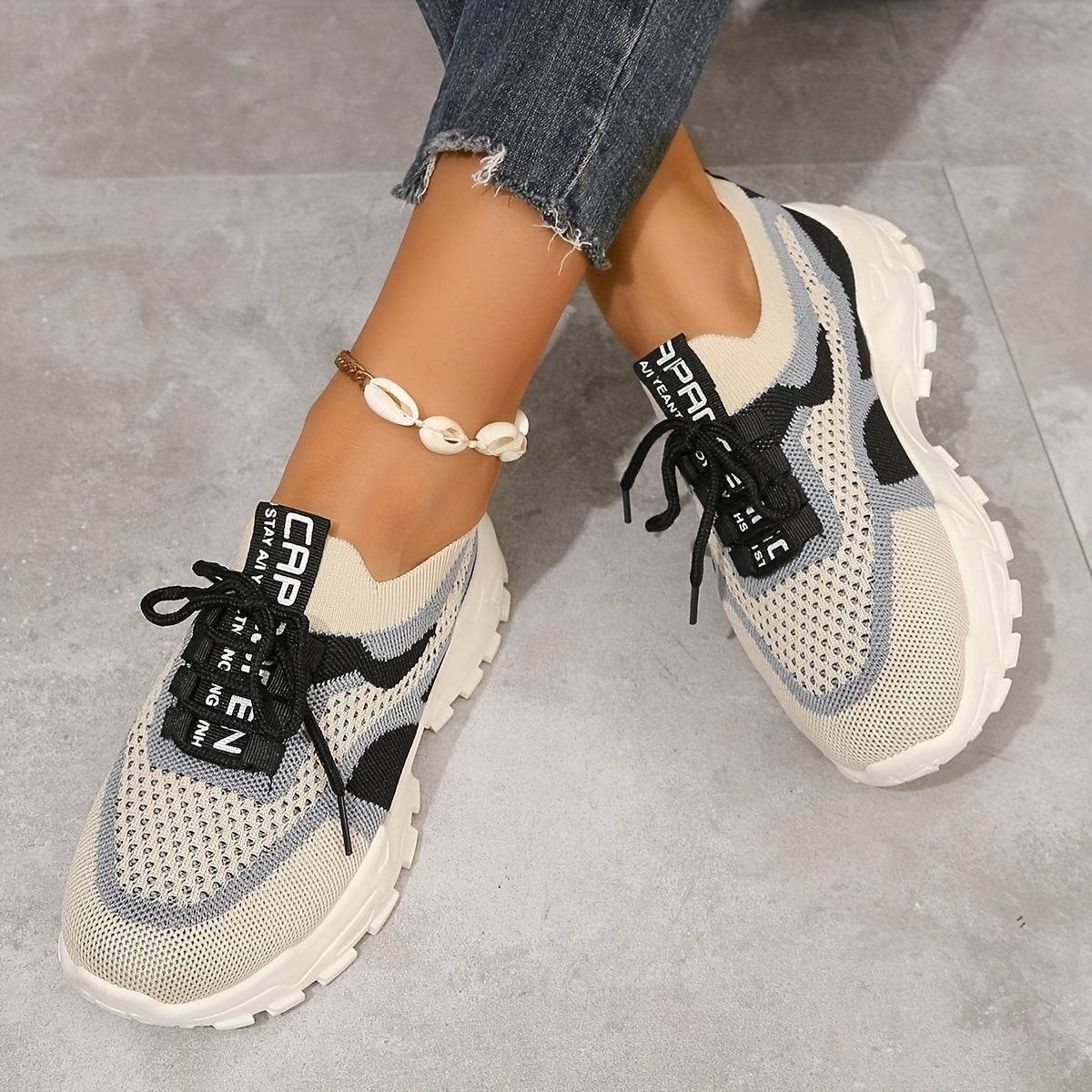 Jessika Charm | Erhöhen Sie Ihren Schritt mit strahlenden Mesh-Plattform-Sneakers