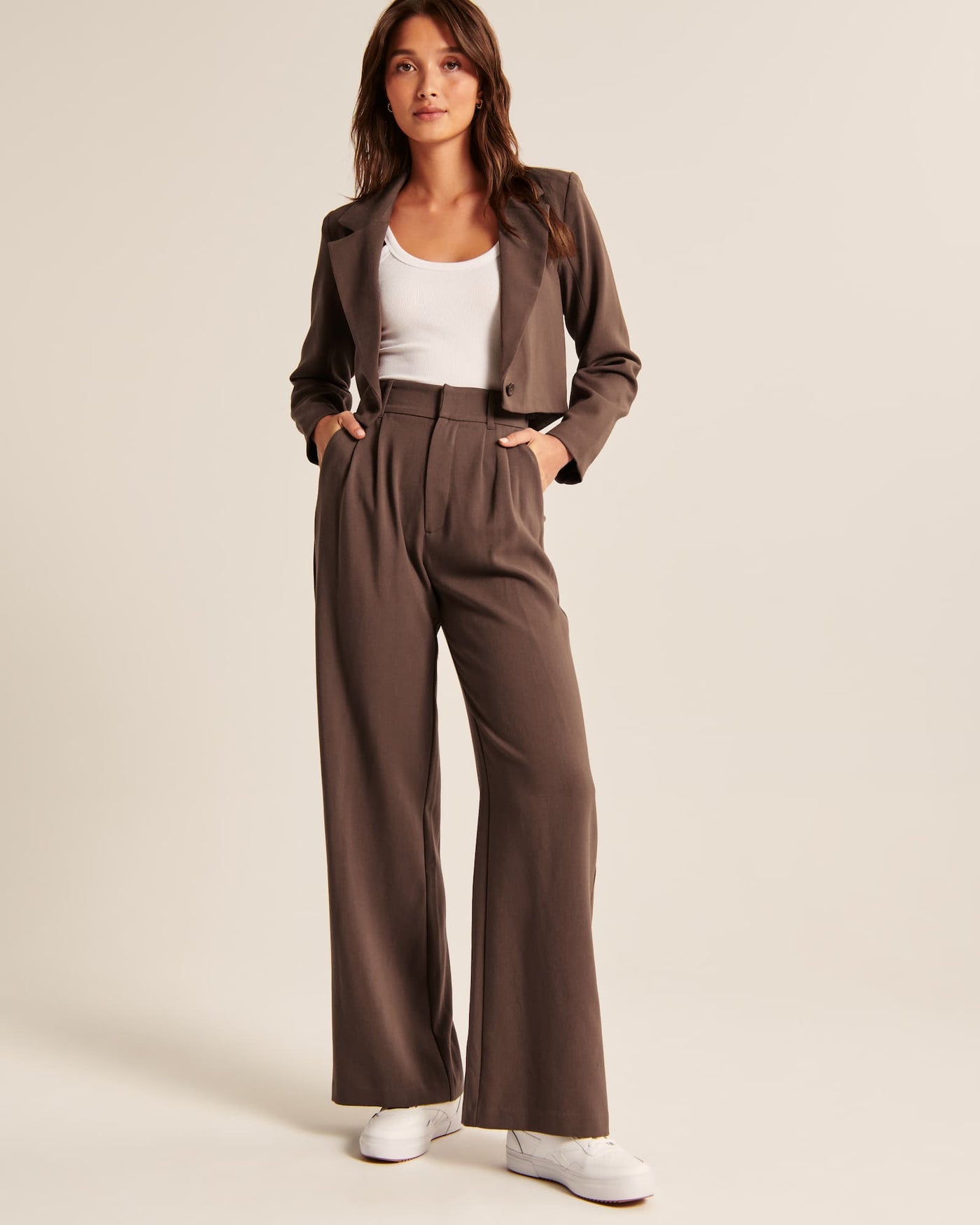 Weite Stoffhose mit Falten | Hohe Taille | Klassischer Schnitt