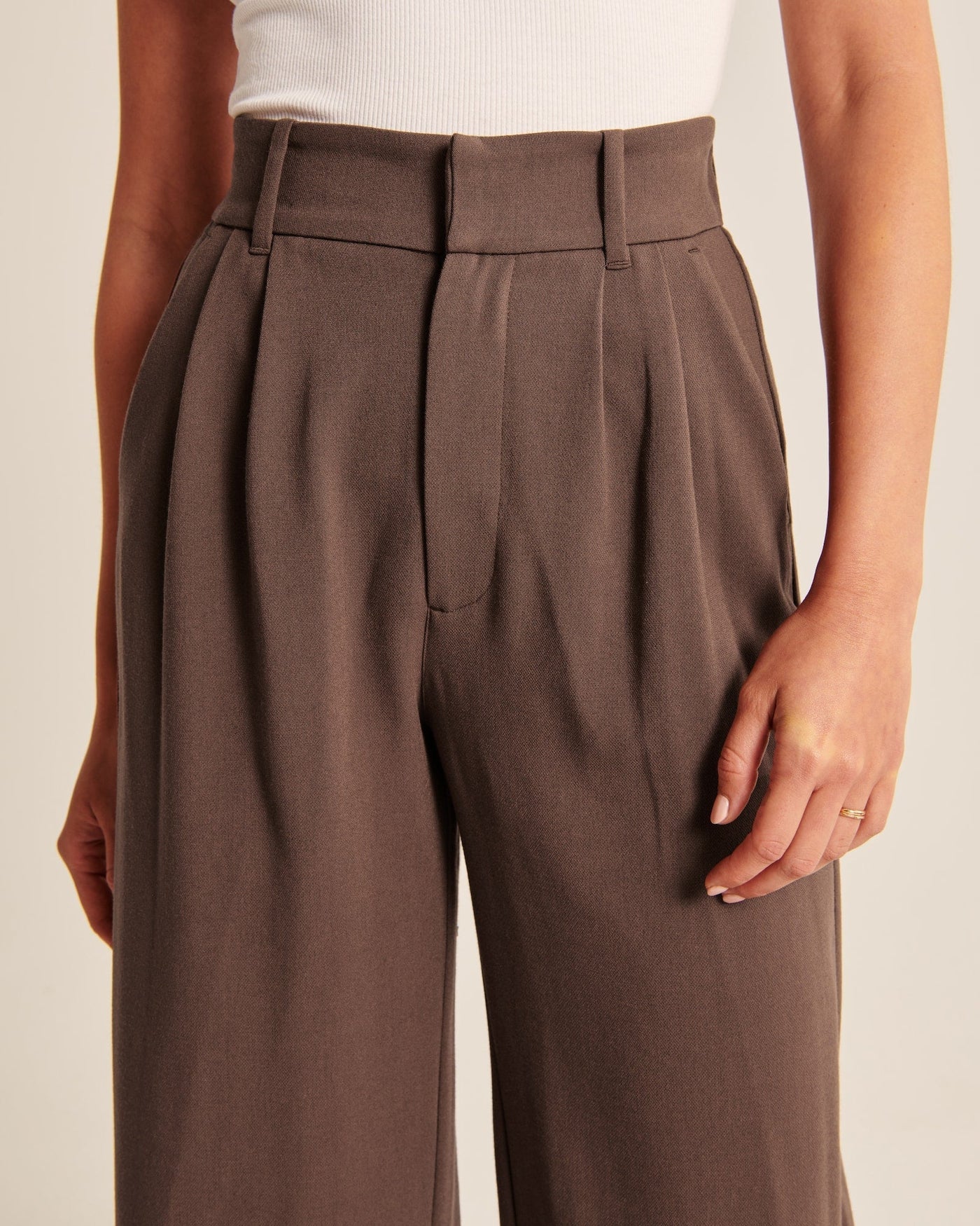 Weite Stoffhose mit Falten | Hohe Taille | Klassischer Schnitt