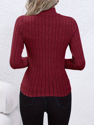 Karen | Zeitlose Eleganz im geribbelten Pullover mit runder Hals und langen Ärmeln