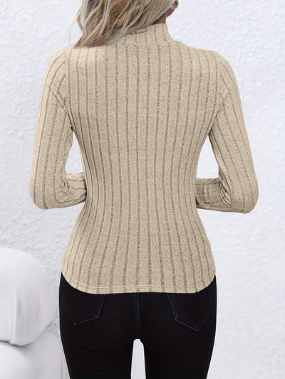 Karen | Zeitlose Eleganz im geribbelten Pullover mit runder Hals und langen Ärmeln