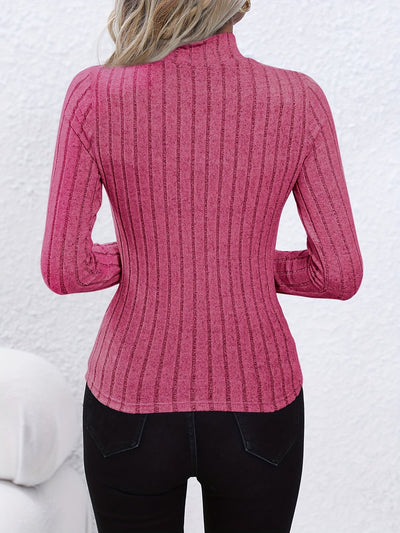 Karen | Zeitlose Eleganz im geribbelten Pullover mit runder Hals und langen Ärmeln