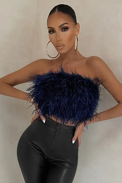 Katrine Feather Top | Stylisches Feder-Crop-Top ist ein Top-Trend in diesem Jahr