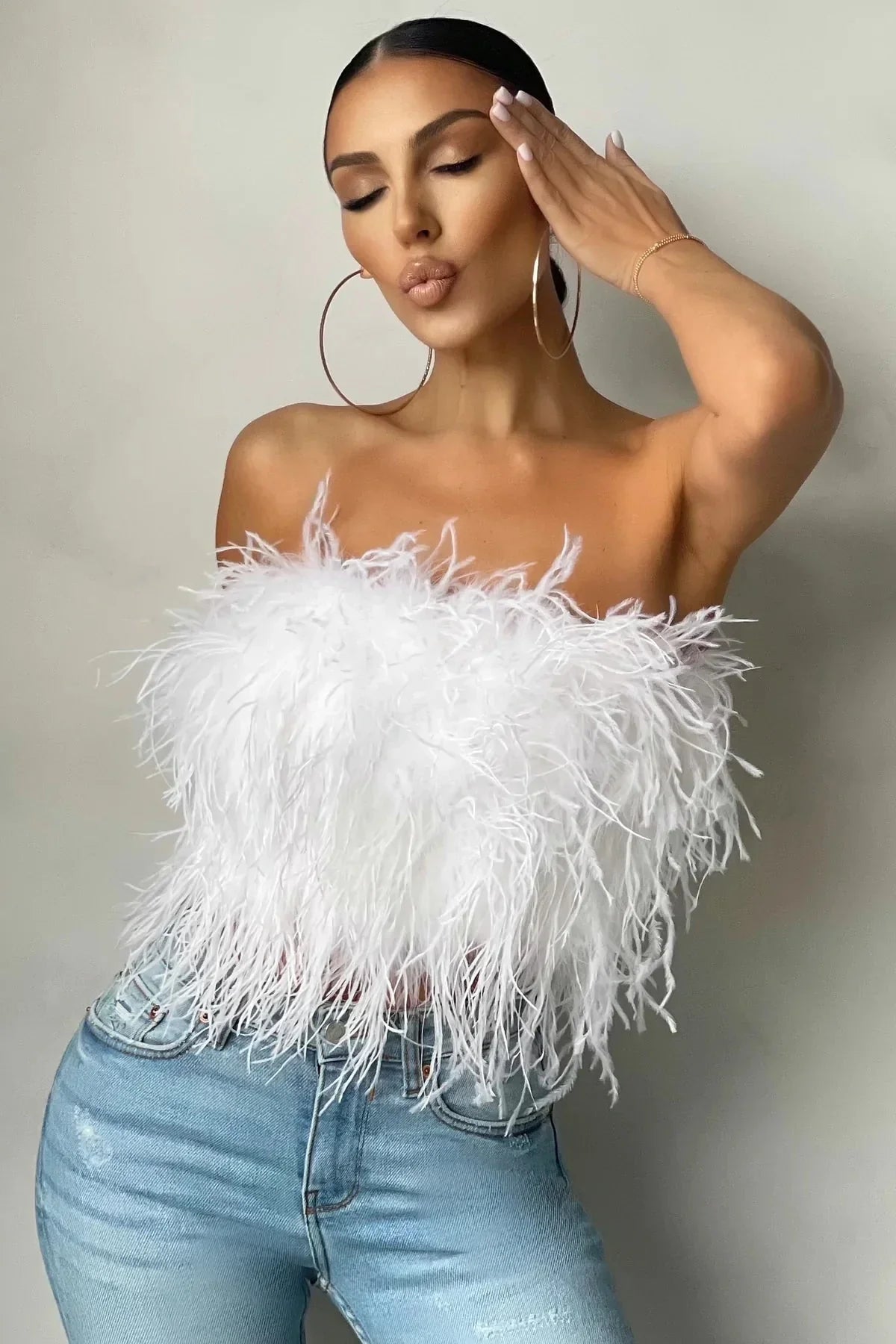 Katrine Feather Top | Stylisches Feder-Crop-Top ist ein Top-Trend in diesem Jahr