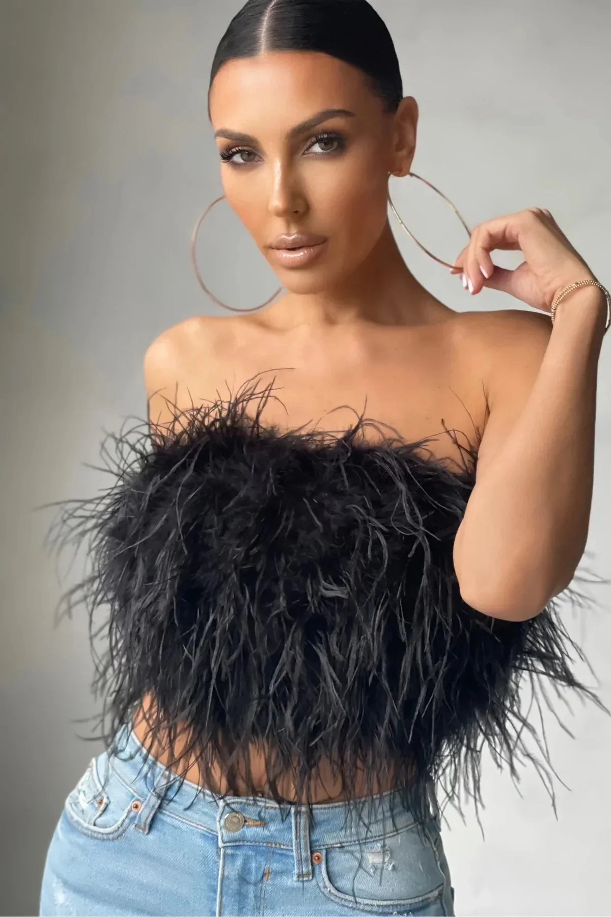 Katrine Feather Top | Stylisches Feder-Crop-Top ist ein Top-Trend in diesem Jahr