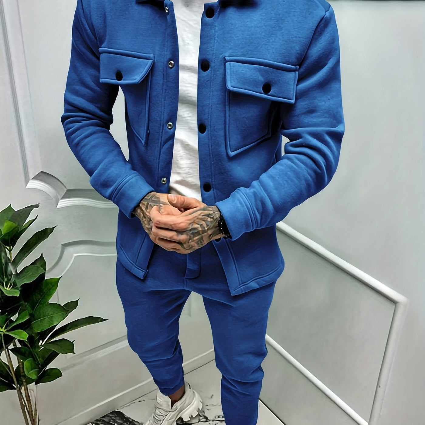 Kevin | Umfassen Sie Raffinesse mit dem zweiteiligen Herren-Ensemble aus Baumwollmix