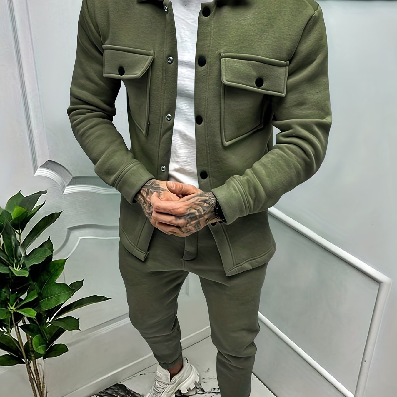 Kevin | Umfassen Sie Raffinesse mit dem zweiteiligen Herren-Ensemble aus Baumwollmix