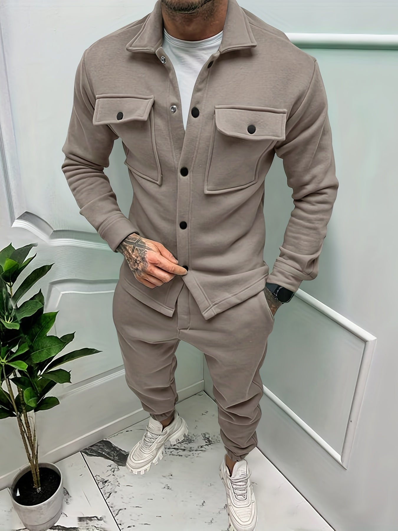 Kevin | Umfassen Sie Raffinesse mit dem zweiteiligen Herren-Ensemble aus Baumwollmix