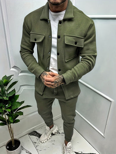 Kevin | Umfassen Sie Raffinesse mit dem zweiteiligen Herren-Ensemble aus Baumwollmix