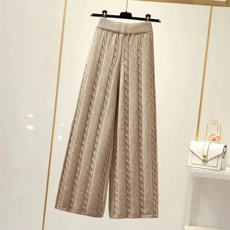 KnitWide  | Winterzauber, Die Gemütliche Eleganz der Gestrickten Weiten Beinhosen