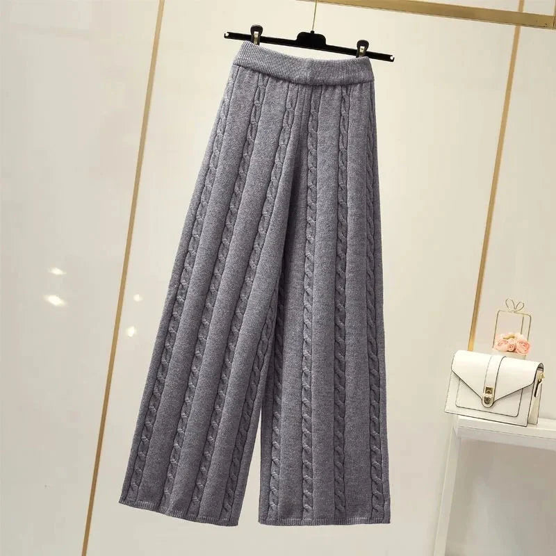 KnitWide  | Winterzauber, Die Gemütliche Eleganz der Gestrickten Weiten Beinhosen