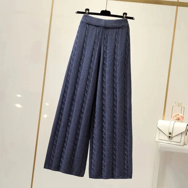 KnitWide  | Winterzauber, Die Gemütliche Eleganz der Gestrickten Weiten Beinhosen