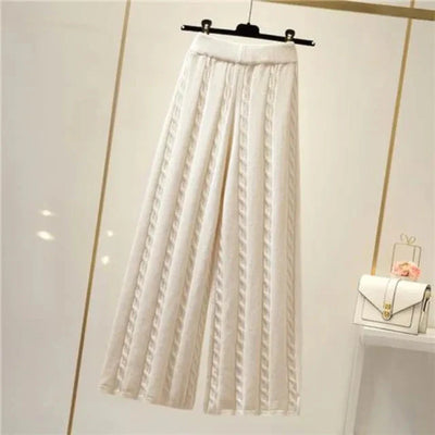 KnitWide  | Winterzauber, Die Gemütliche Eleganz der Gestrickten Weiten Beinhosen