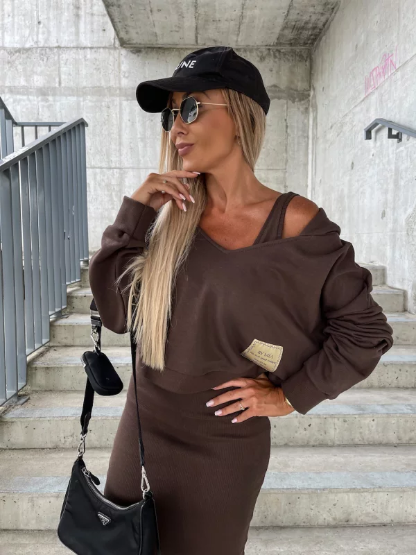 Leonore Umwerfende Damenmode | Kleid und Sweatshirt Ensemble