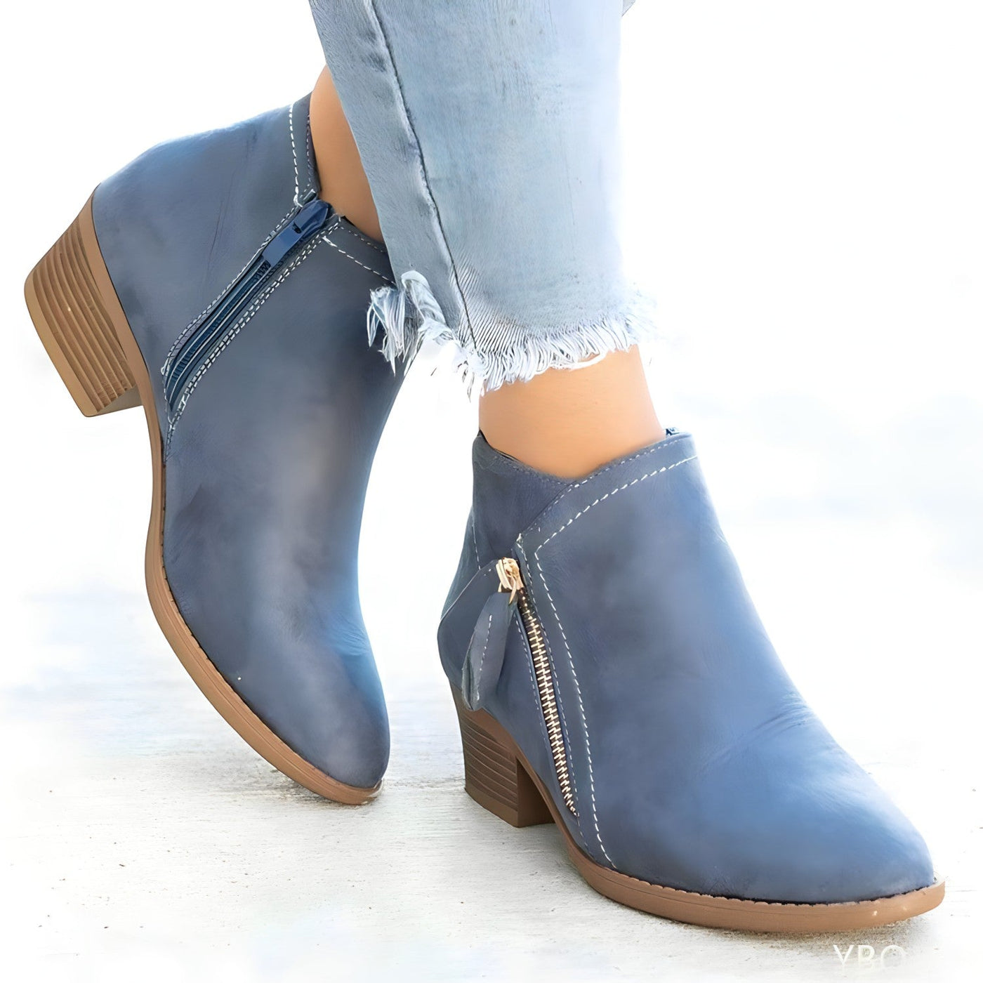 Mila | Raffinesse erleben, Die bezaubernden Wildlederstiefel von Mila, zeitlose Mode für elegante Schritte
