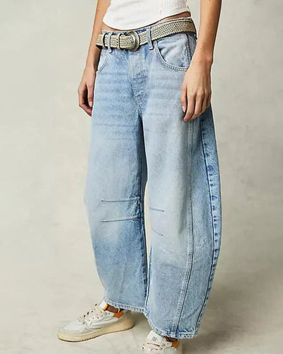 Damenhose mit weitem Bein und mittlerer Leibhöhe