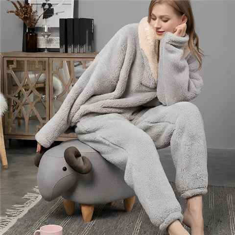 PlushNest | Damen Fleece-Pyjama-Set, Erleben Sie Gemütlichkeit pur!