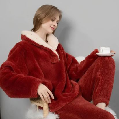 PlushNest | Damen Fleece-Pyjama-Set, Erleben Sie Gemütlichkeit pur!