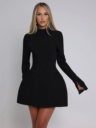 Yasmin® | Rückenfreies Kleid mit langen Ärmeln und ausgestelltem Schnitt