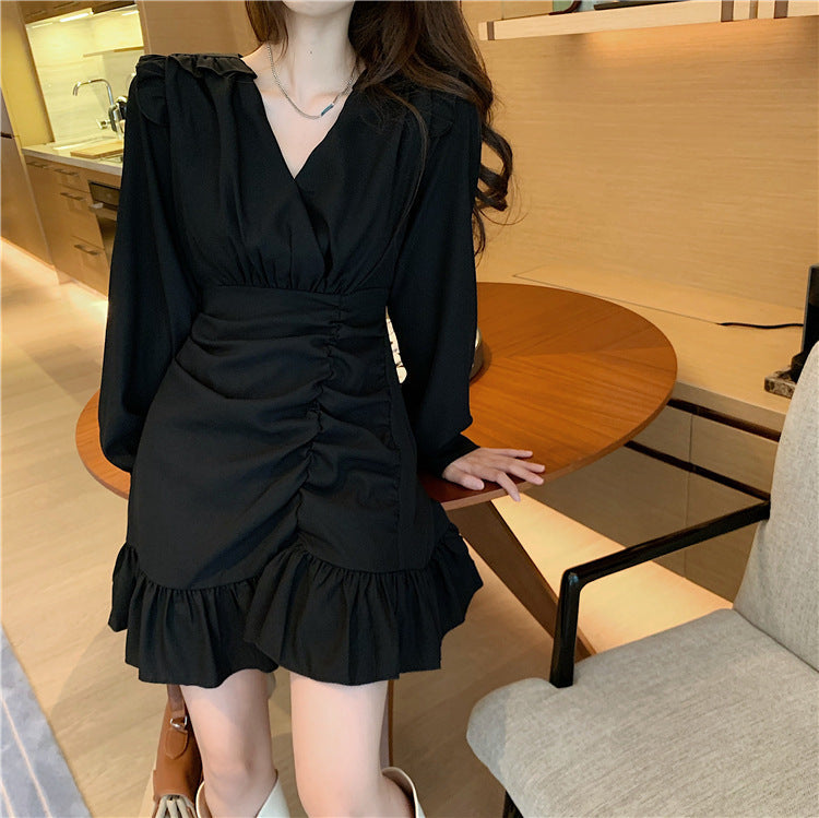 Leila® | Kleid mit V-Ausschnitt und taillierter Taille