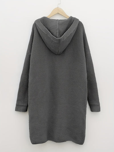Saskia Elegance | Kurvenumspielende Strickjacke mit Kapuze für mühelosen Stil in großen Größen
