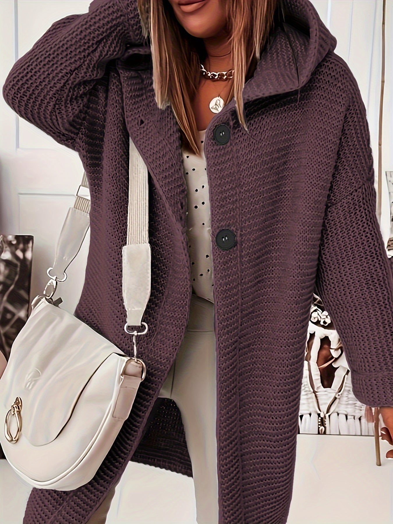Saskia Elegance | Kurvenumspielende Strickjacke mit Kapuze für mühelosen Stil in großen Größen