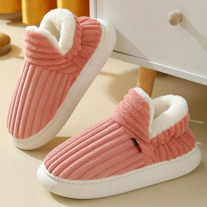 Snuggle Strides | Walk the Talk in unseren rutschfesten Baumwollschuhen - Ihr ultimativer High-Plush-Komfort